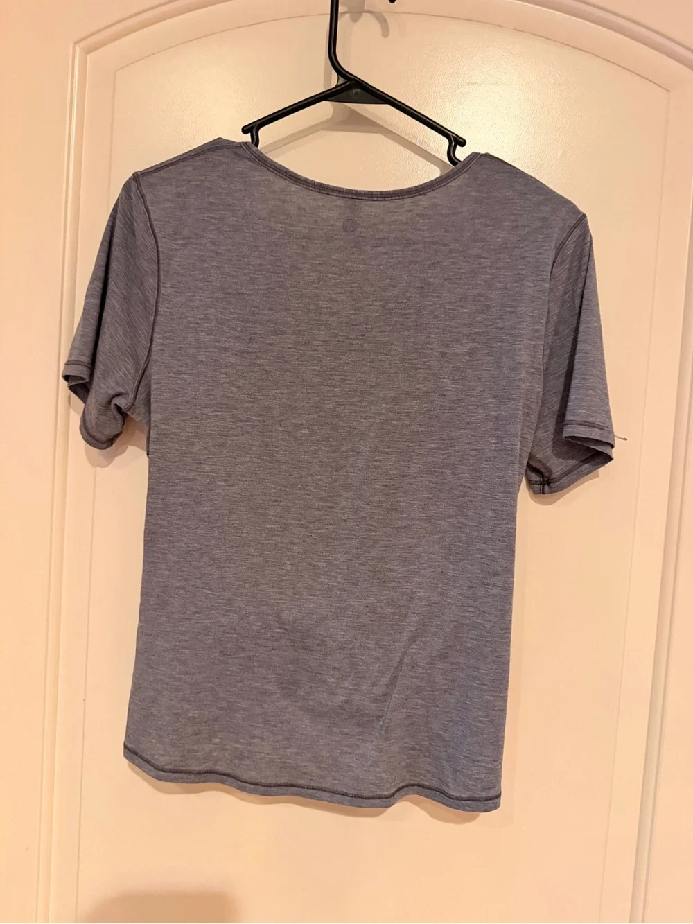 Lululemon Twist Front T-shirt short sleeve gray size 6 EUC